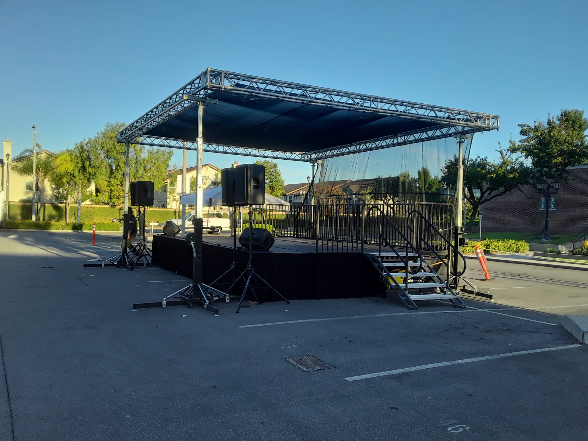 LA-Vaction performing in Palm Springs-Rent a video wall in Montclair