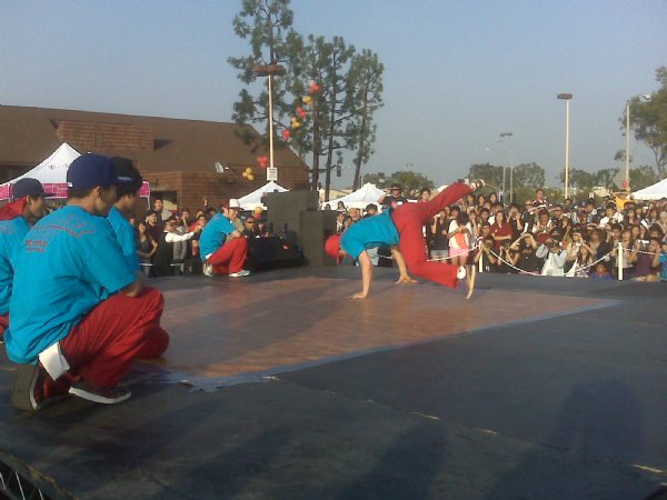 The_Gamblerz_Korean_Breakdancers.jpg
