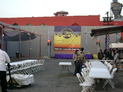 Walmart_Warehouse_2011_2.jpg