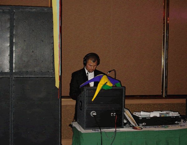 DiscJockey.gif