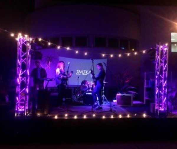 Pitzer_College_ElizaS_1.jpg