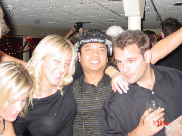 Arnold_Serame_80s_Party_5.JPG